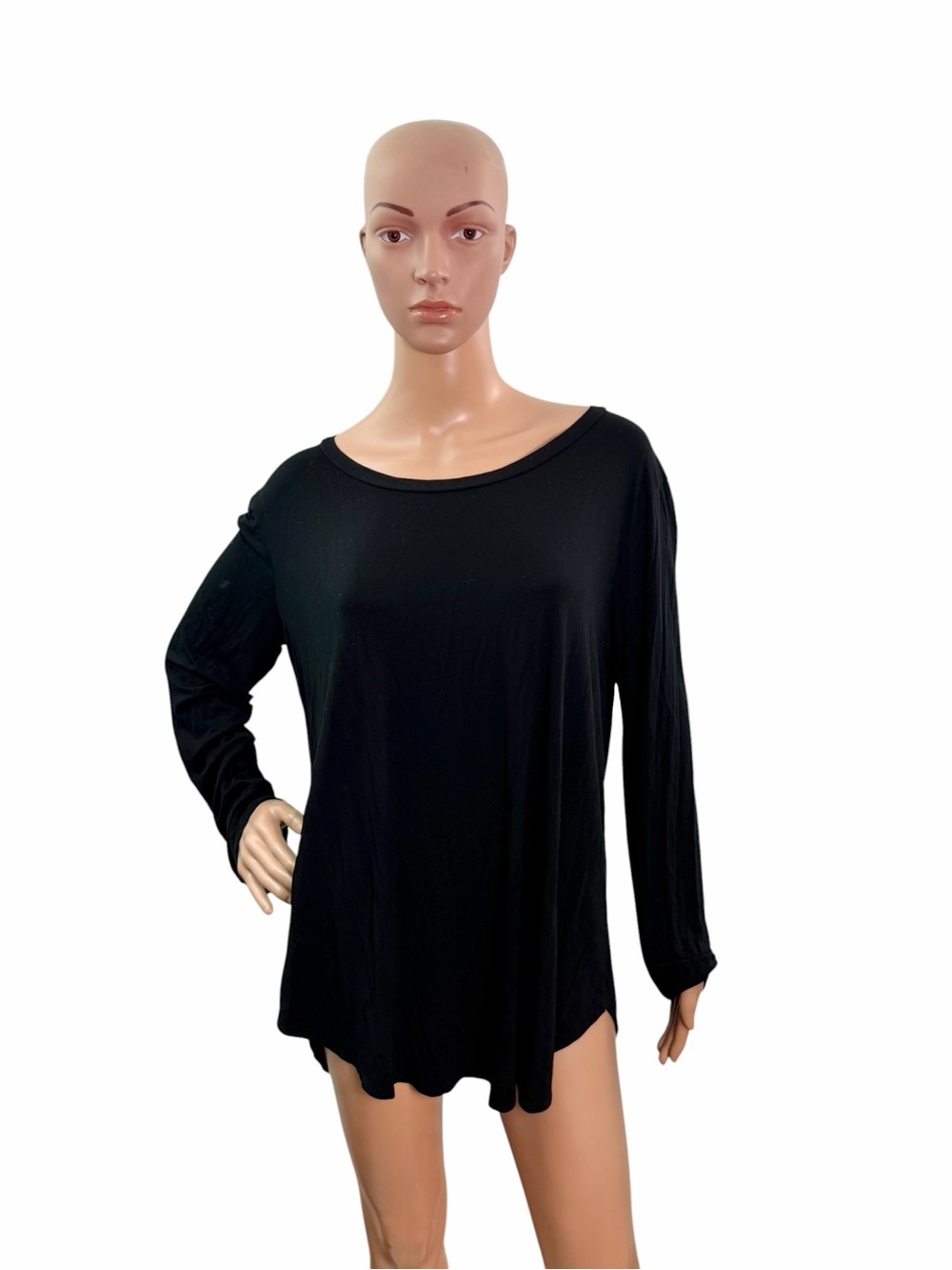Emma’s Closet Women’s Size XL Long Sleeve Round Neck Solid Black Casual Tee